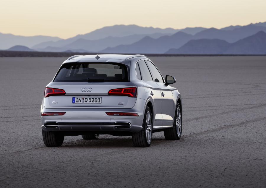  Audi Q5 TDI Quattro S-Line 2016 года  (WW) (фото 34 из 48)